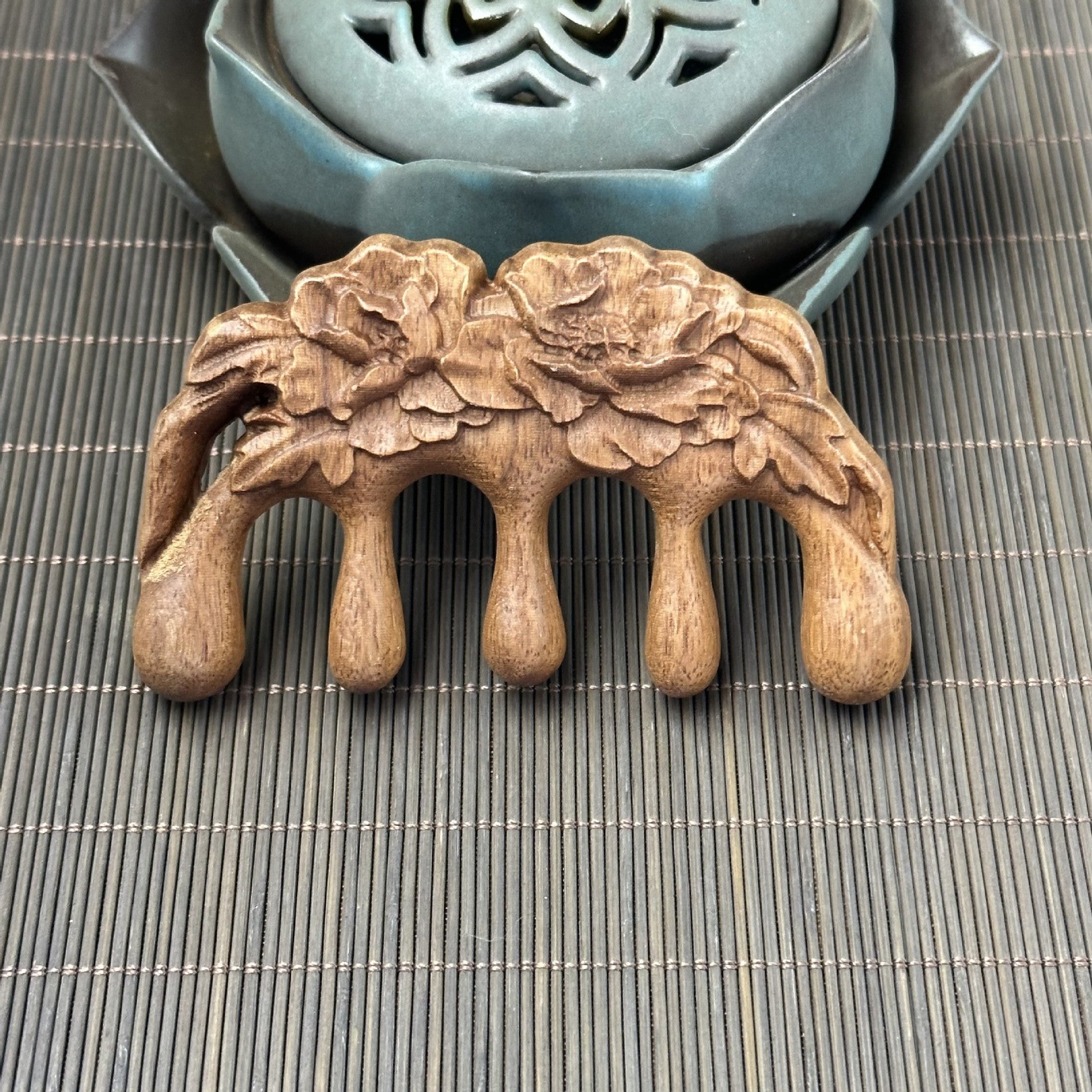 Sandalwood Scalp Massager